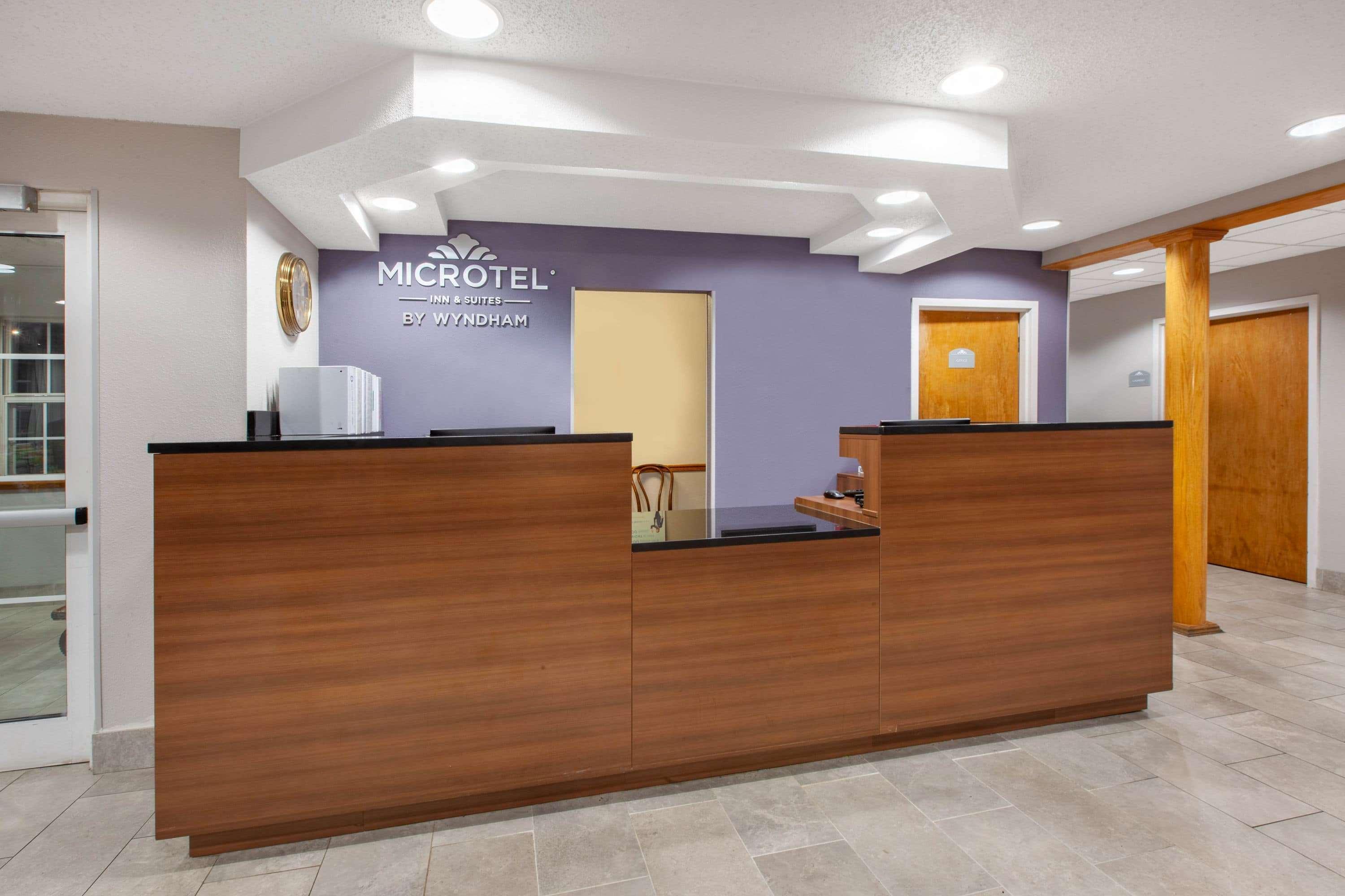 Microtel Inn & Suites By Wyndham Pittsburgh Airport Robinson Township  Exterior photo