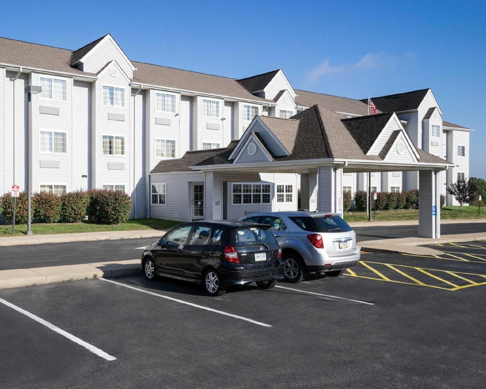 Microtel Inn & Suites By Wyndham Pittsburgh Airport Robinson Township  Exterior photo