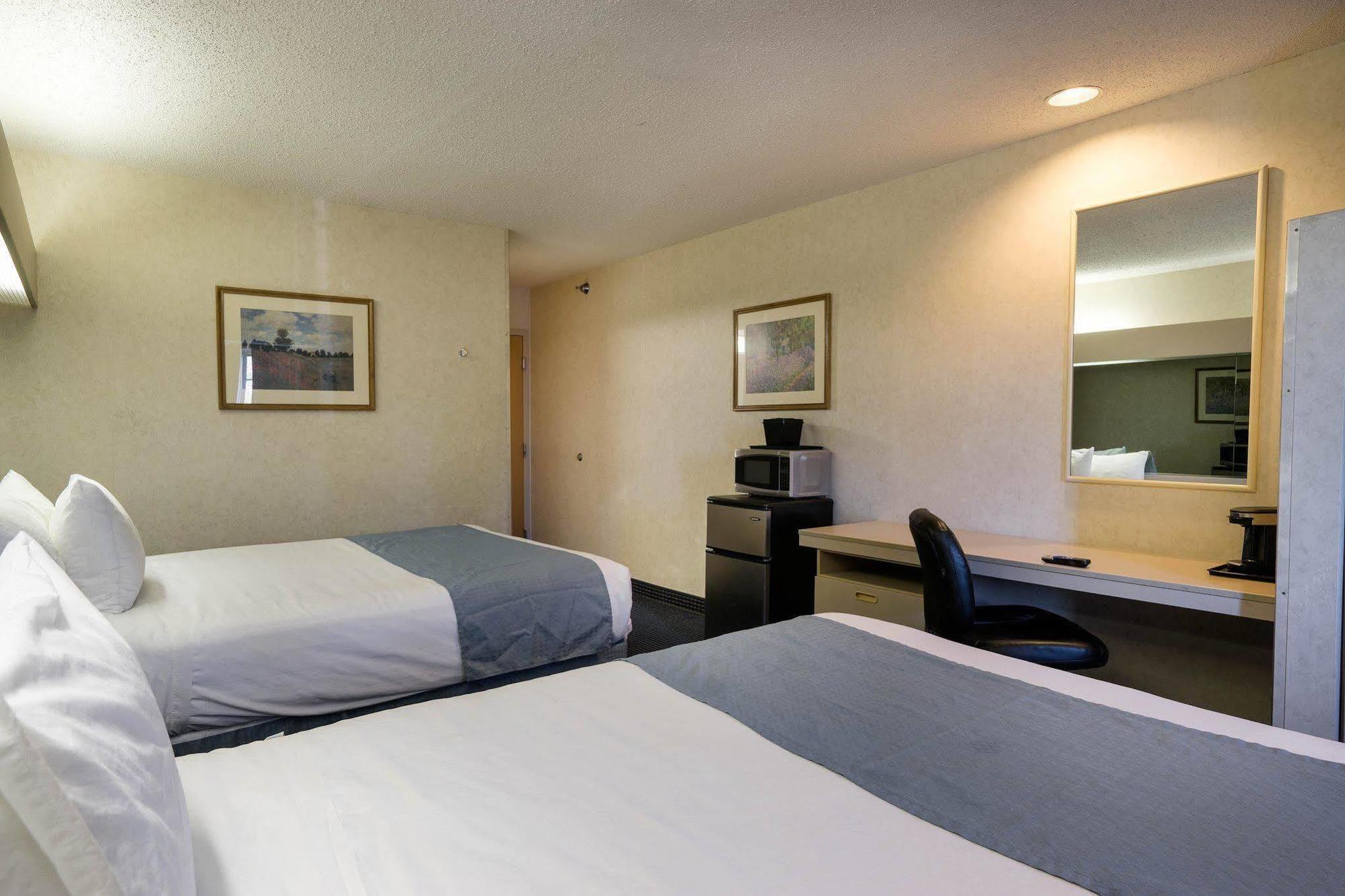 Microtel Inn & Suites By Wyndham Pittsburgh Airport Robinson Township  Exterior photo